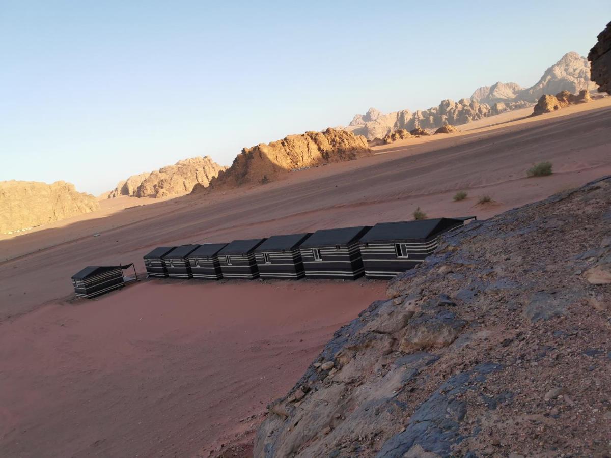 Rum Titanic Wadi Rum Ngoại thất bức ảnh
