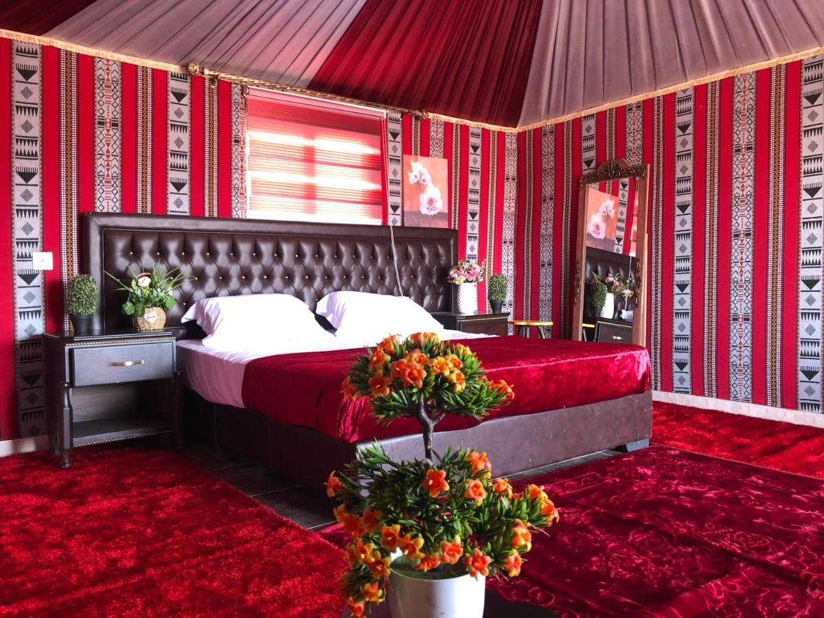 Rum Titanic Wadi Rum Ngoại thất bức ảnh