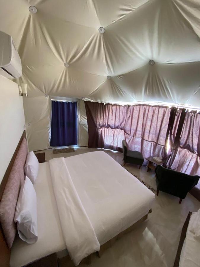 Rum Titanic Wadi Rum Ngoại thất bức ảnh